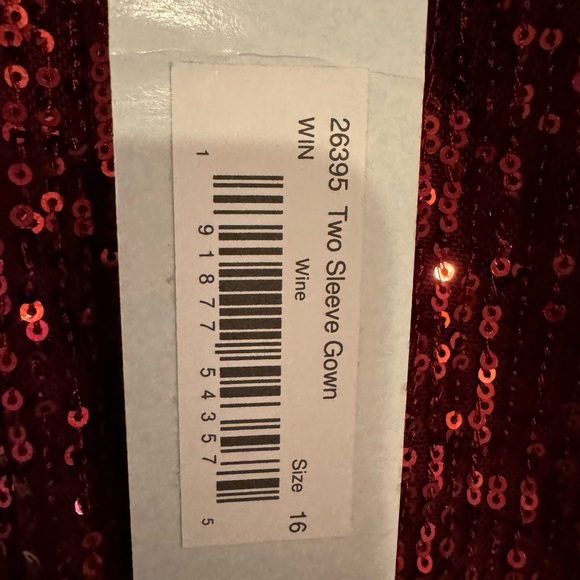 MAC DUGGAL 26574 SEQUINED FAUX WRAP LONG SLEEVE WINE COLUMN GOWN Size 16 Dress - Picture 8 of 8